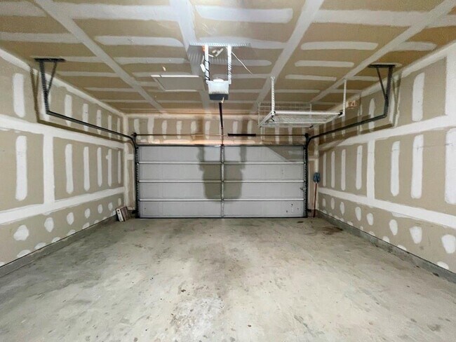 Building Photo - 602 Moonwalker Trail