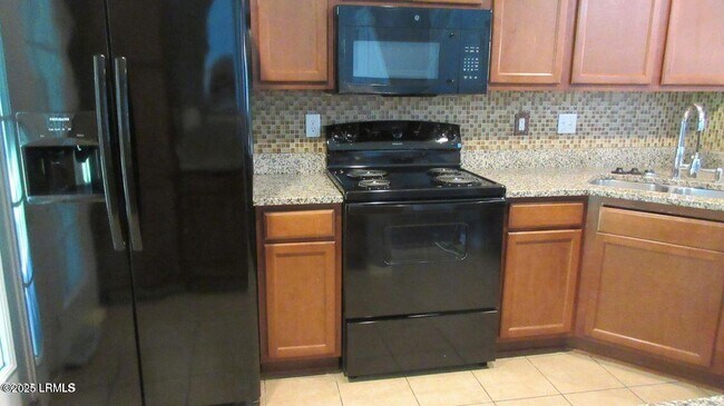Building Photo - 409 Dante Cir