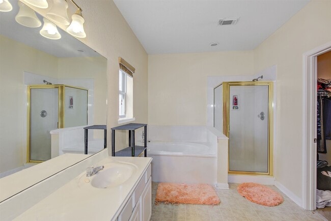 Building Photo - 29642 Legends Green Dr