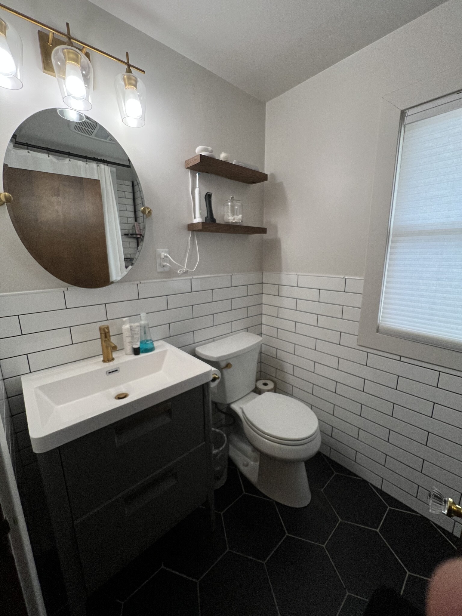 2nd Flr Full Bathroom - 111 North Clara Pl