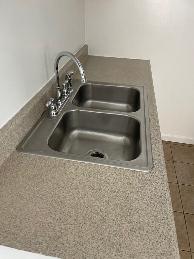 Building Photo - 4234 Mont Clair St