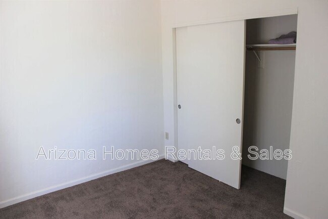 Building Photo - 7531 E Terrace Dr