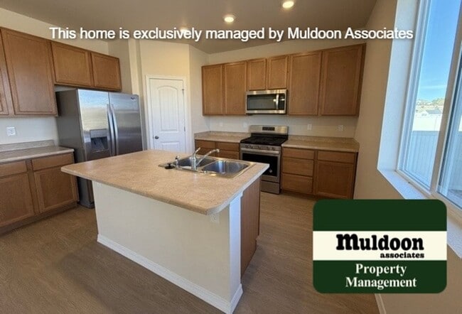 Building Photo - Like new 2-story Home!