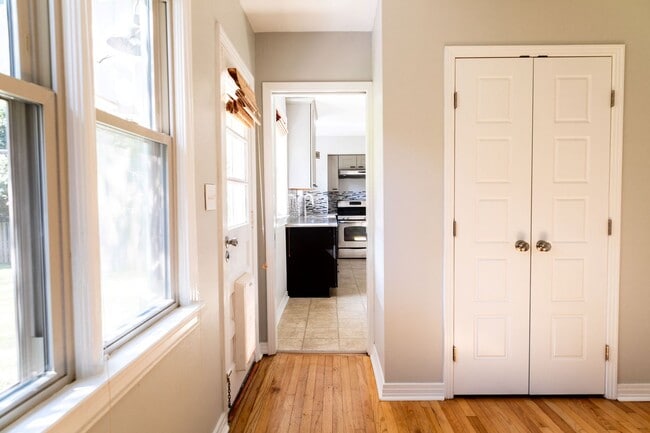Building Photo - Gorgeous Home Located in Betton Hills, in ...
