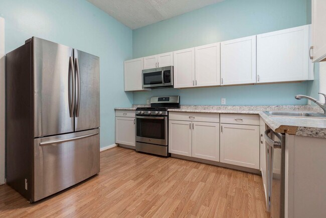 Building Photo - 522 Zane St