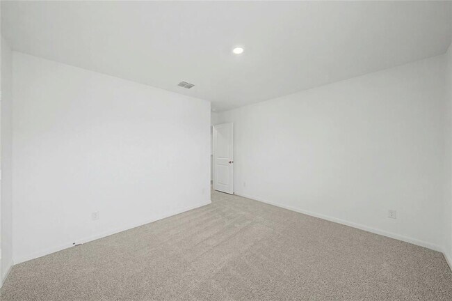 Building Photo - 253 Fairlawn Wy