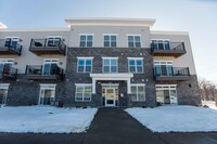 Building Photo - Spacious 1-bedroom, 1.5 bath, 2nd floor, w...