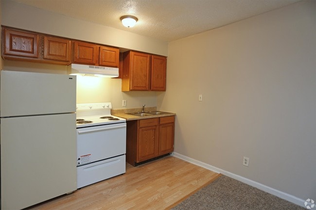 Primary Photo - 383 Olympic Ln