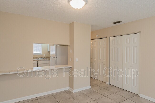 Building Photo - 1600 14th Ave E