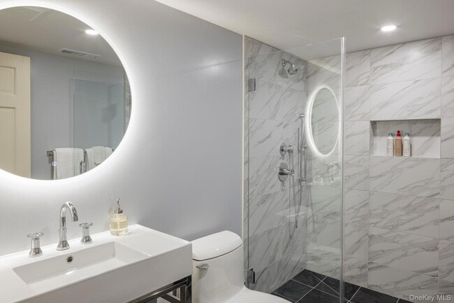 Building Photo - 243 Morton Rd