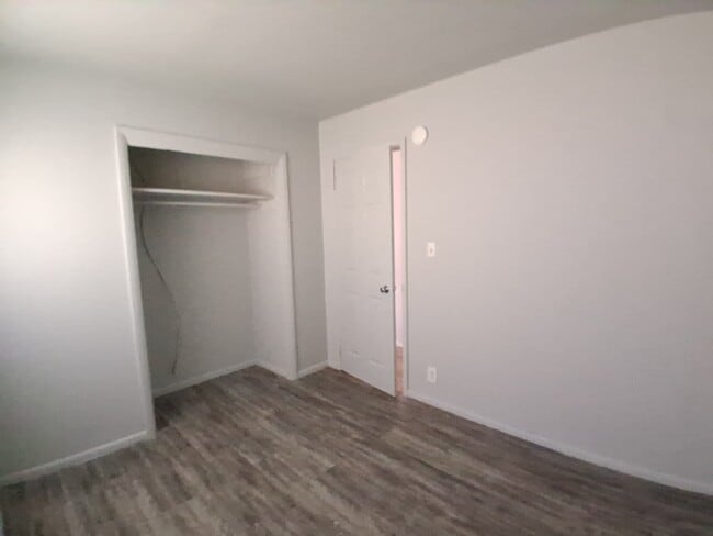 Building Photo - 1001 Koehn Dr