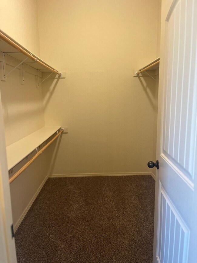 Building Photo - Great 3 Bedroom!