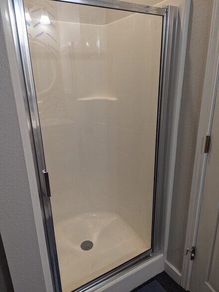 Building Photo - 7501 Shadowridge Run