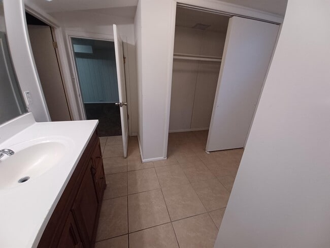 Building Photo - 485 N 100 E