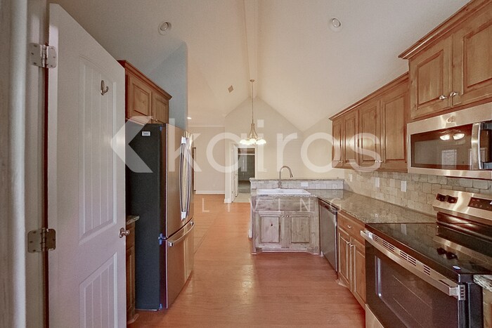Building Photo - 2105 SE 42nd Ave