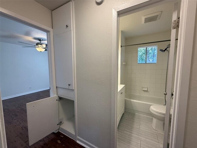 Building Photo - 6710 Circle S Rd