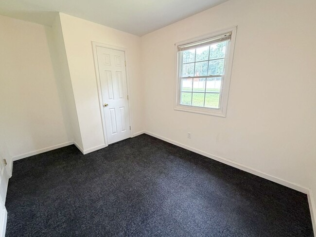 Building Photo - 9625 Shiloh Dr