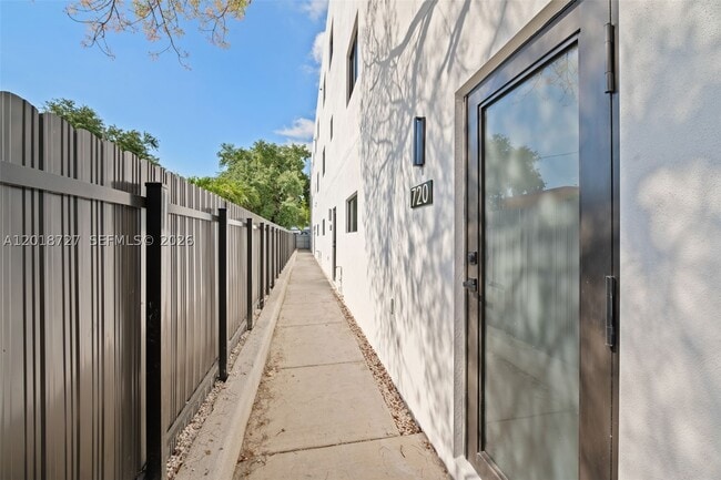 Building Photo - 724 NW 55th St