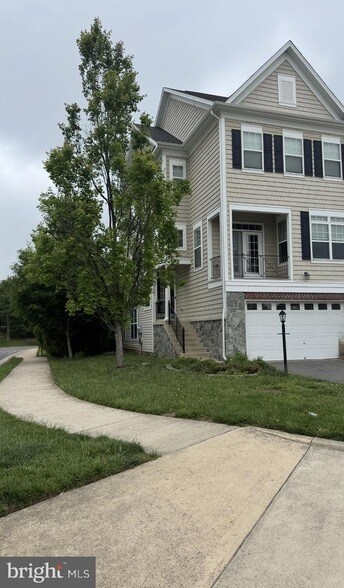 Building Photo - 307 Woodstream Blvd