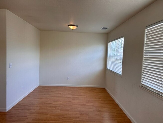 Building Photo - 1776 Waltzer Rd