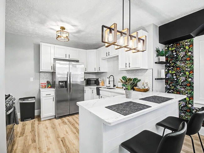 Building Photo - 3457 W 128th St