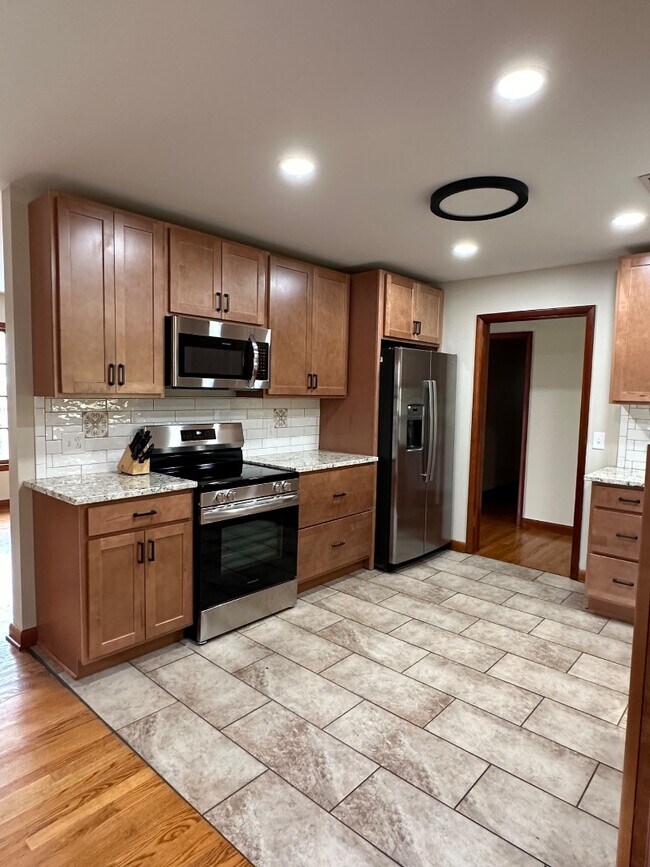 Building Photo - 3928 Inwood Dr