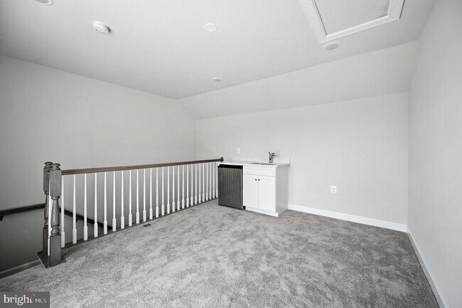 Building Photo - 7233 Mountaineer Dr