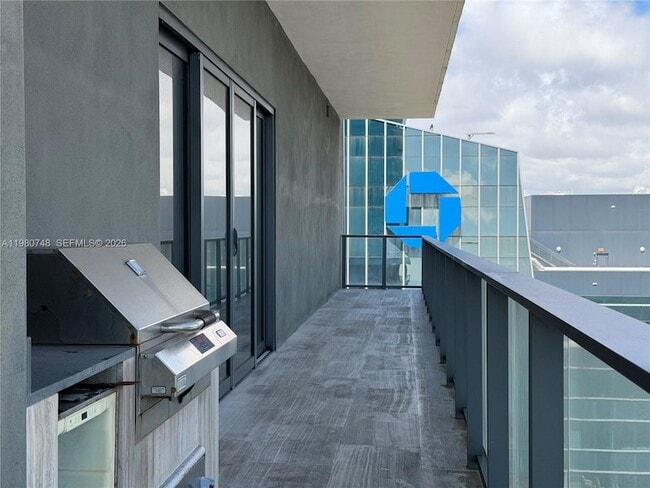 Building Photo - 1451 Brickell Ave