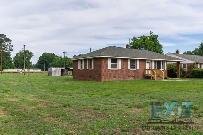 Building Photo - Charming 3BR Home in Jarratt - Convenient Location Near I-95