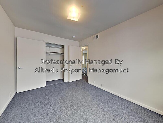 Building Photo - 5801 Russett Pl