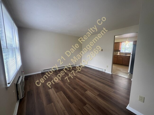 Building Photo - 2 Bedroom, 1.5 Bath in Dallastown