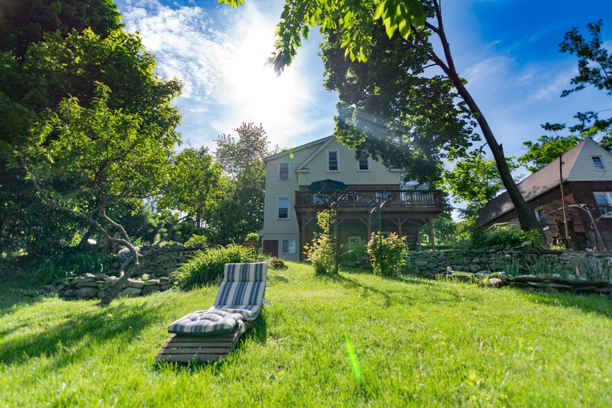 Building Photo - 3 Cedar St