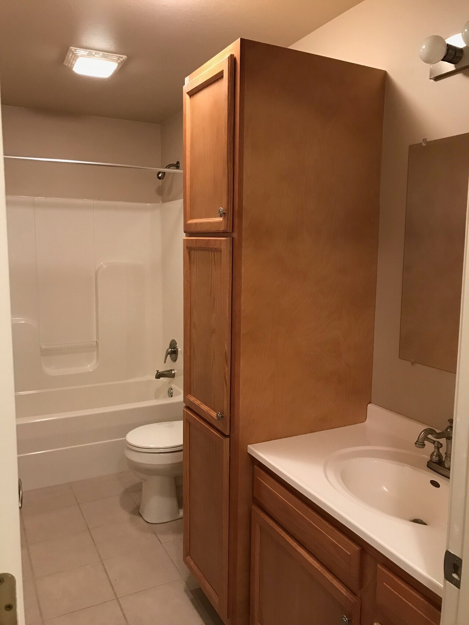2nd bathroom - 104 Scenic Drive