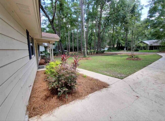 Building Photo - 8826 Minnow Creek Dr