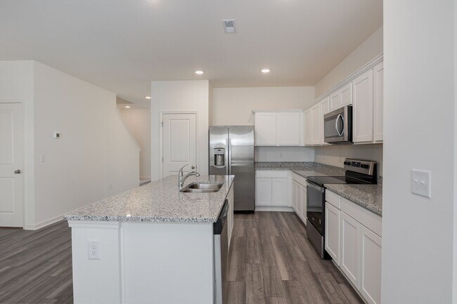 Building Photo - Absolutely Beautiful Townhome in Lovely Wake Forest Community