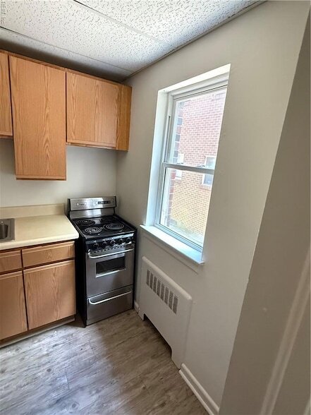Building Photo - 825 Harrington Ave