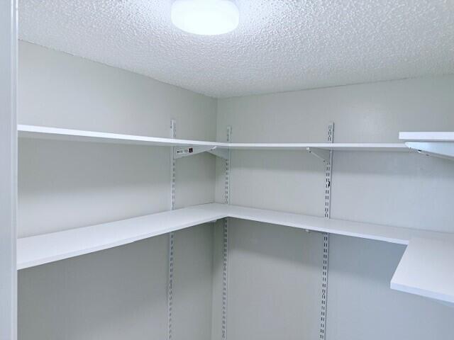 Building Photo - 5924 Longbow Ln