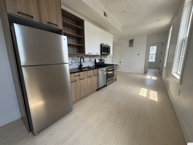 283 Webster 2L - 285 Webster Ave