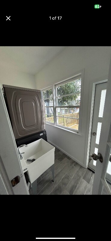 Building Photo - 726 E Centre St