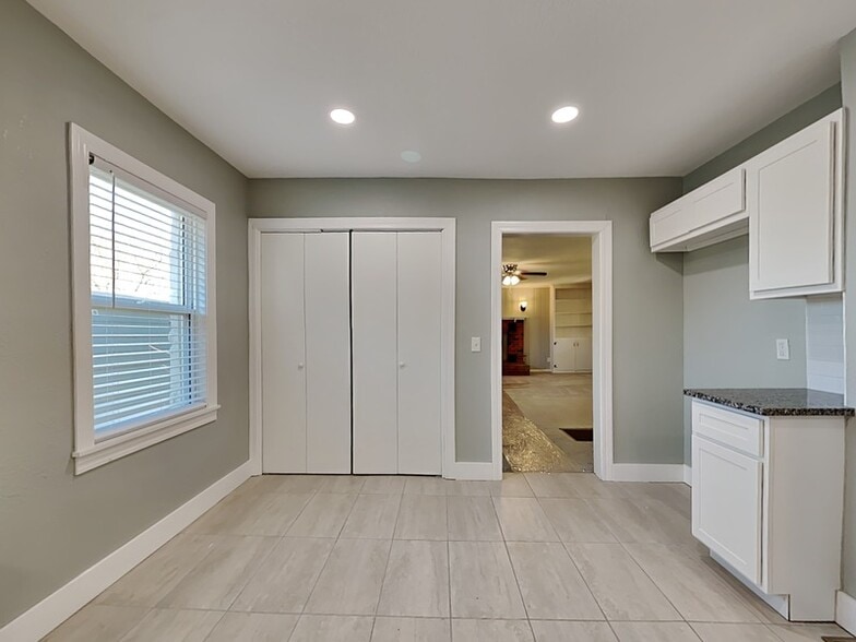 Building Photo - 1921 NW 38th St