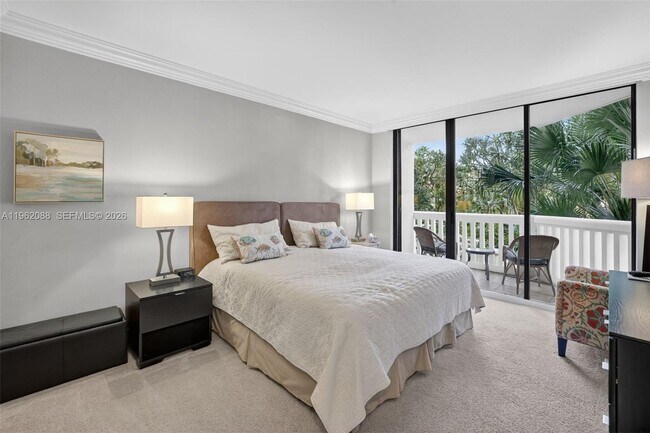 Building Photo - 2000 Island Blvd