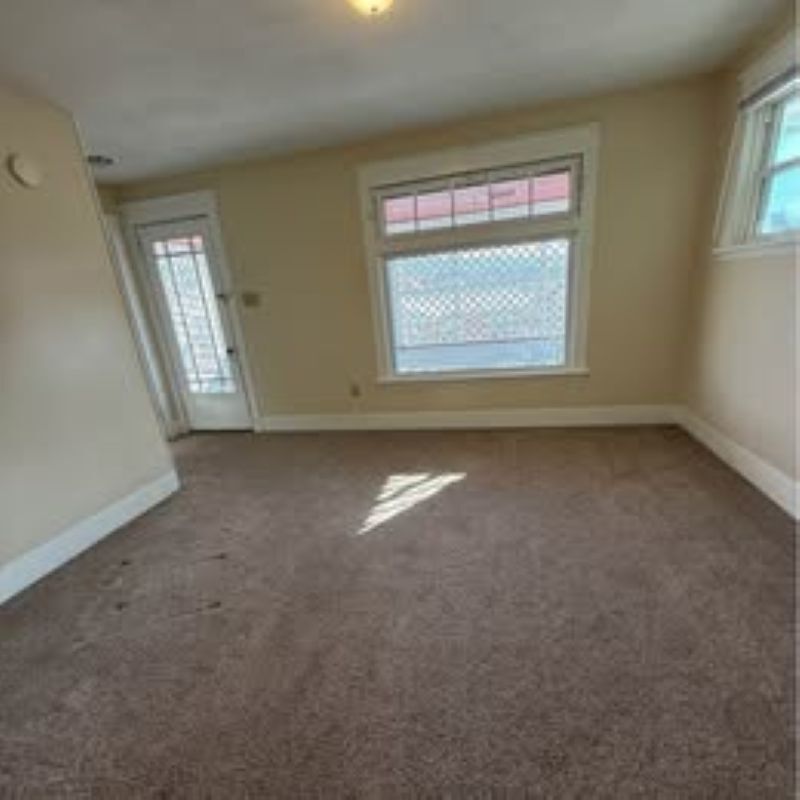 Building Photo - 2716 Oak Ave