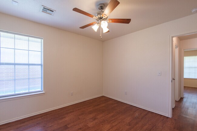 Building Photo - 17405 Bronze Ln