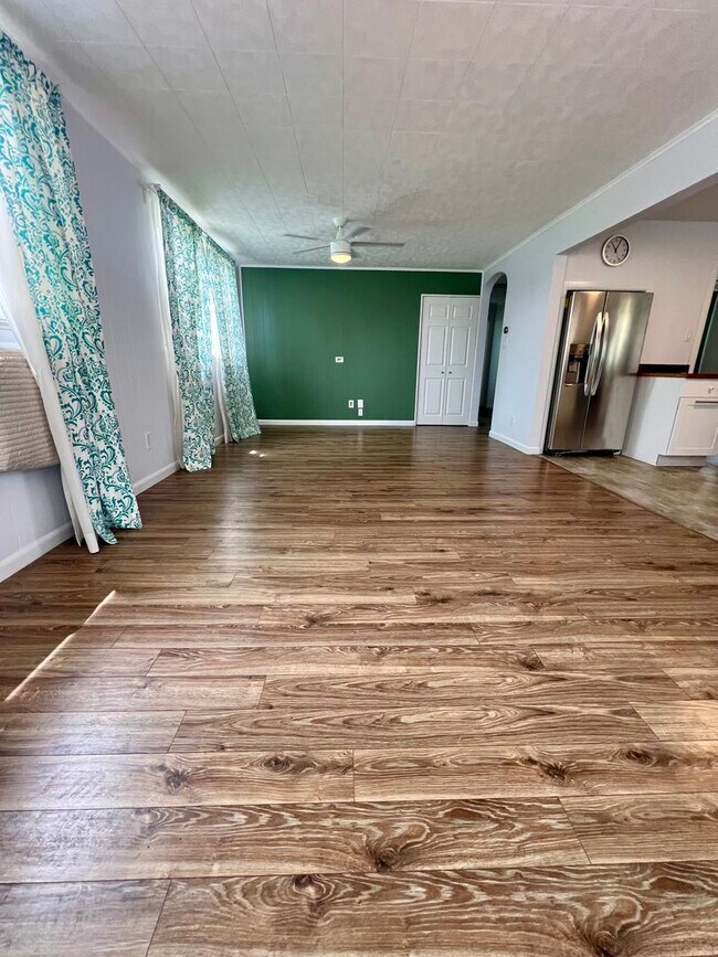 Building Photo - Stunning Single Family Home in King of Pru...