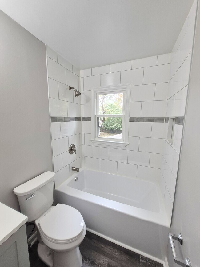 Building Photo - 97 Waterview Dr