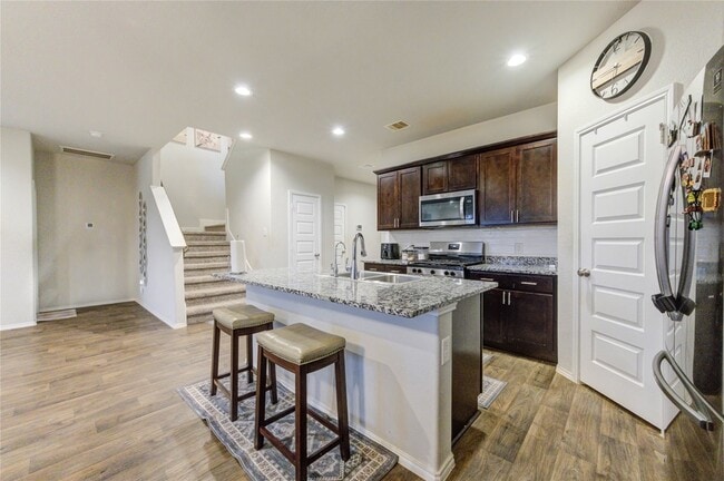 Building Photo - 1615 Goose Island Ln