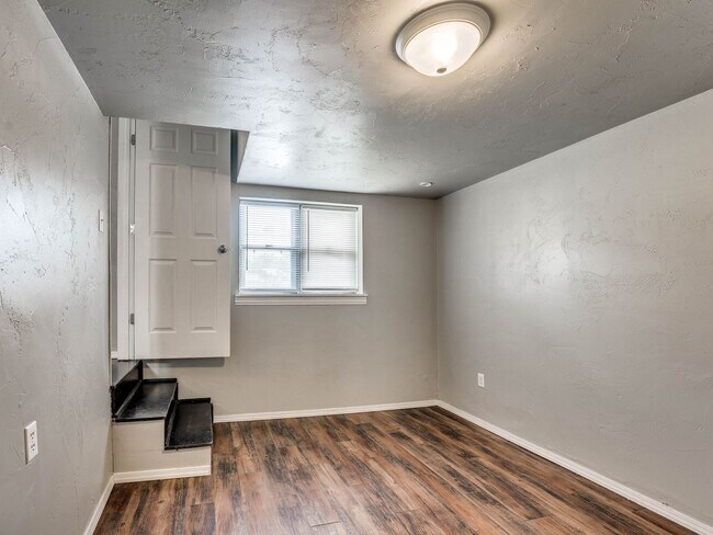Building Photo - 3 Bedroom 1 Bath Home in Shawnee!