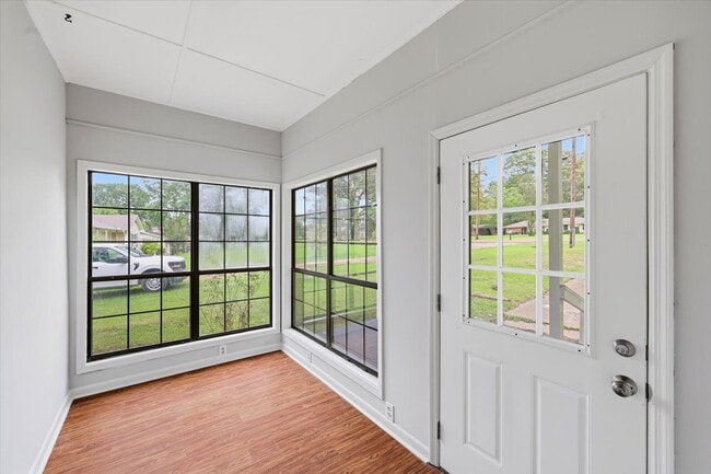 Building Photo - Spacious 4BR Home in Clinton School District with Multiple Living Areas