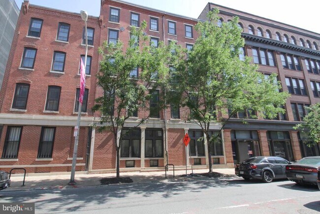 Building Photo - 301 Race St