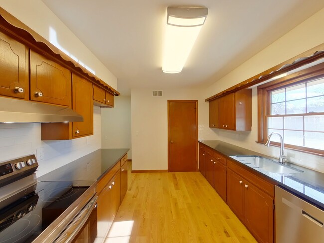 Building Photo - 7329 E Norfolk Dr